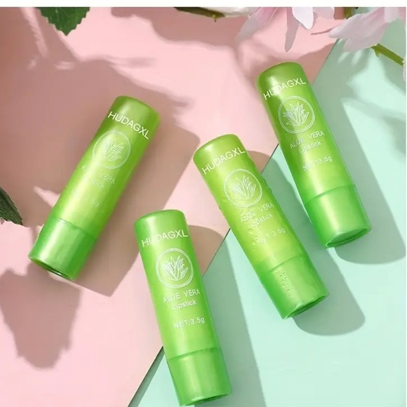 Aloe Vera Lip Balm - Picture 1 of 2